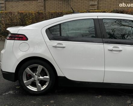 Белый Шевроле Вольт, объемом двигателя 1.4 л и пробегом 171 тыс. км за 10690 $, фото 4 на Automoto.ua