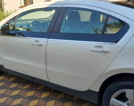 Белый Шевроле Вольт, объемом двигателя 1.4 л и пробегом 184 тыс. км за 10000 $, фото 2 на Automoto.ua