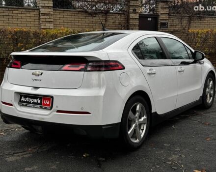 Белый Шевроле Вольт, объемом двигателя 1.4 л и пробегом 171 тыс. км за 10690 $, фото 6 на Automoto.ua