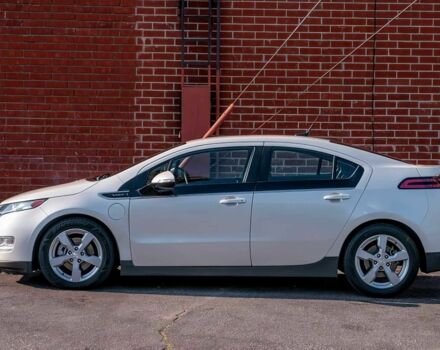 Шевроле Вольт 2014 в Виннице на Automoto.ua Белый Шевроле Вольт, объемом двигателя 1.4 л и пробегом 86 тыс. км за 6400 $, фото 3 на Automoto.ua