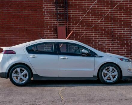 Шевроле Вольт 2014 в Виннице на Automoto.ua Белый Шевроле Вольт, объемом двигателя 1.4 л и пробегом 86 тыс. км за 6400 $, фото 7 на Automoto.ua