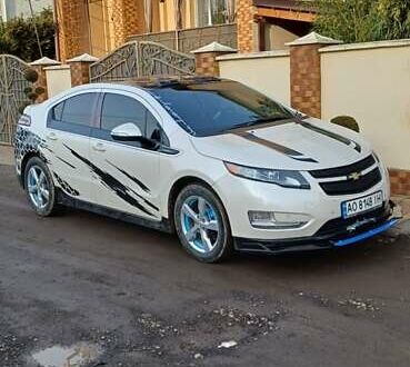Белый Шевроле Вольт, объемом двигателя 1.4 л и пробегом 266 тыс. км за 9800 $, фото 1 на Automoto.ua