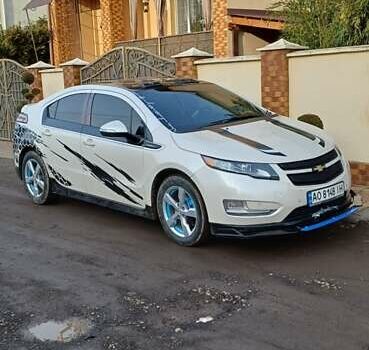 Белый Шевроле Вольт, объемом двигателя 1.4 л и пробегом 266 тыс. км за 9800 $, фото 1 на Automoto.ua