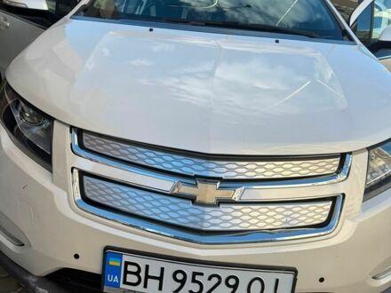 Белый Шевроле Вольт, объемом двигателя 1.4 л и пробегом 285 тыс. км за 9000 $, фото 1 на Automoto.ua
