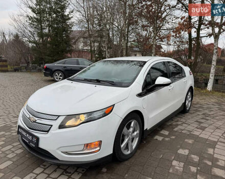 Белый Шевроле Вольт, объемом двигателя 1.4 л и пробегом 223 тыс. км за 7800 $, фото 1 на Automoto.ua