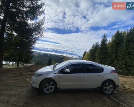 Белый Шевроле Вольт, объемом двигателя 1.4 л и пробегом 250 тыс. км за 10500 $, фото 1 на Automoto.ua