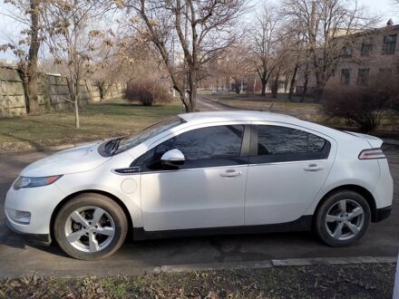 Шевроле Вольт 2013 в Кривом Роге на Automoto.ua Белый Шевроле Вольт, объемом двигателя 1.4 л и пробегом 215 тыс. км за 9000 $, фото 1 на Automoto.ua