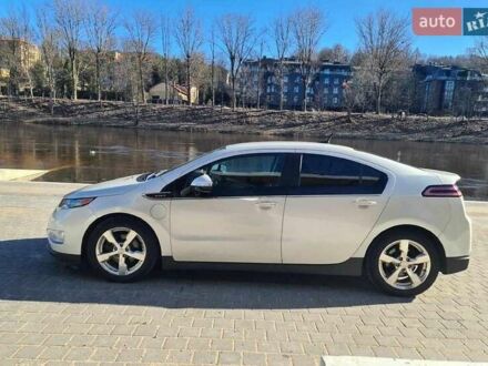 Белый Шевроле Вольт, объемом двигателя 1.4 л и пробегом 108 тыс. км за 13000 $, фото 1 на Automoto.ua