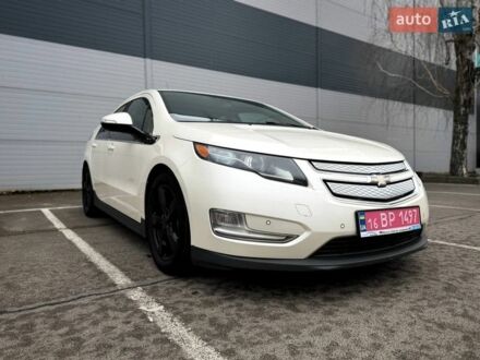 Белый Шевроле Вольт, объемом двигателя 0 л и пробегом 265 тыс. км за 9300 $, фото 1 на Automoto.ua