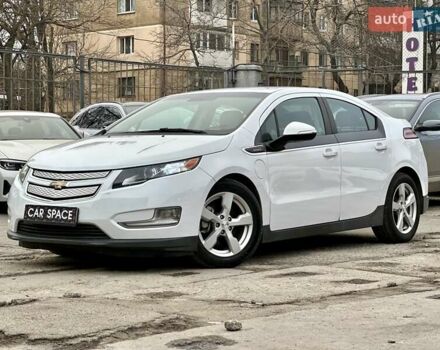 Белый Шевроле Вольт, объемом двигателя 1.4 л и пробегом 318 тыс. км за 9450 $, фото 1 на Automoto.ua