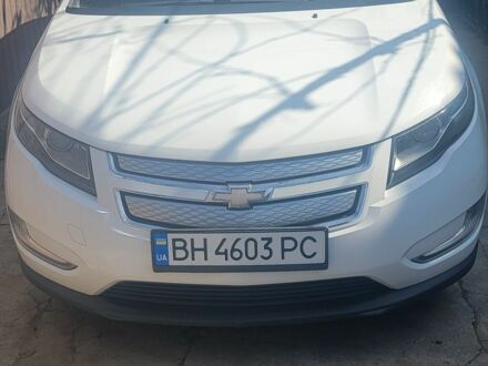 Белый Шевроле Вольт, объемом двигателя 1.4 л и пробегом 195 тыс. км за 10800 $, фото 1 на Automoto.ua