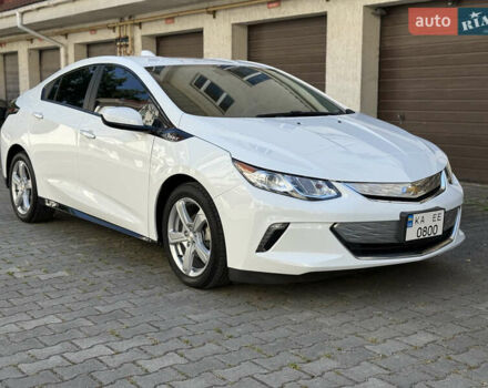Белый Шевроле Вольт, объемом двигателя 1.49 л и пробегом 119 тыс. км за 13000 $, фото 1 на Automoto.ua