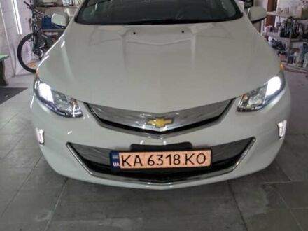 Белый Шевроле Вольт, объемом двигателя 0 л и пробегом 137 тыс. км за 13500 $, фото 1 на Automoto.ua