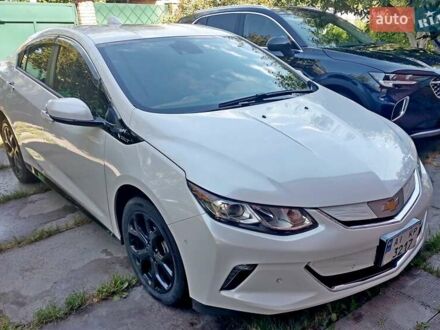 Белый Шевроле Вольт, объемом двигателя 1.49 л и пробегом 141 тыс. км за 16000 $, фото 1 на Automoto.ua