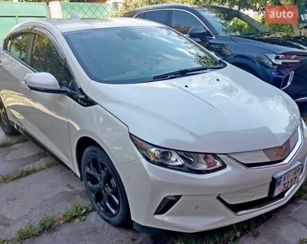 Белый Шевроле Вольт, объемом двигателя 1.49 л и пробегом 141 тыс. км за 16000 $, фото 1 на Automoto.ua