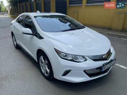 Шевроле Вольт 2016 в Одессе на Automoto.ua Белый Шевроле Вольт, объемом двигателя 1.49 л и пробегом 175 тыс. км за 17500 $, фото 1 на Automoto.ua