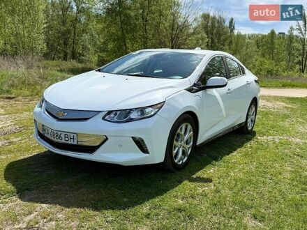 Белый Шевроле Вольт, объемом двигателя 1.5 л и пробегом 72 тыс. км за 15300 $, фото 1 на Automoto.ua