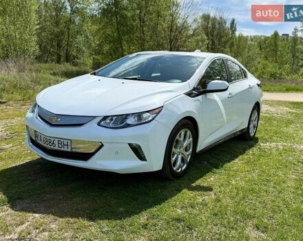Белый Шевроле Вольт, объемом двигателя 1.5 л и пробегом 72 тыс. км за 15300 $, фото 1 на Automoto.ua