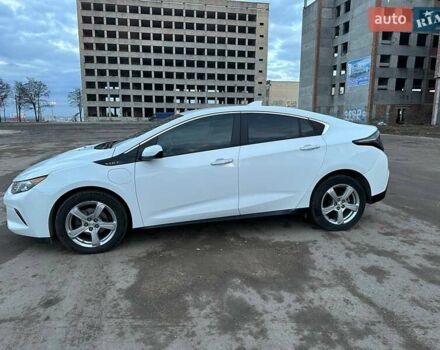 Белый Шевроле Вольт, объемом двигателя 1.49 л и пробегом 123 тыс. км за 18400 $, фото 1 на Automoto.ua