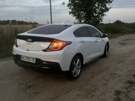 Белый Шевроле Вольт, объемом двигателя 1.49 л и пробегом 113 тыс. км за 14700 $, фото 1 на Automoto.ua