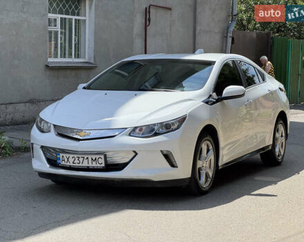 Белый Шевроле Вольт, объемом двигателя 1.5 л и пробегом 89 тыс. км за 15500 $, фото 1 на Automoto.ua