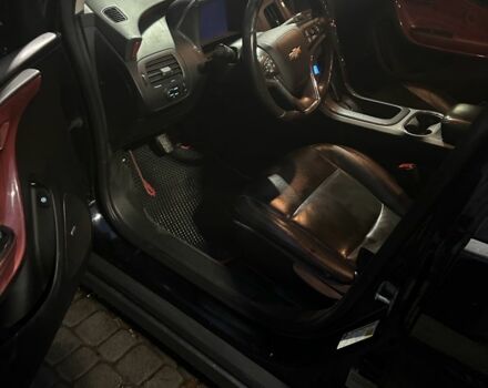 Черный Шевроле Вольт, объемом двигателя 1.4 л и пробегом 230 тыс. км за 10500 $, фото 4 на Automoto.ua