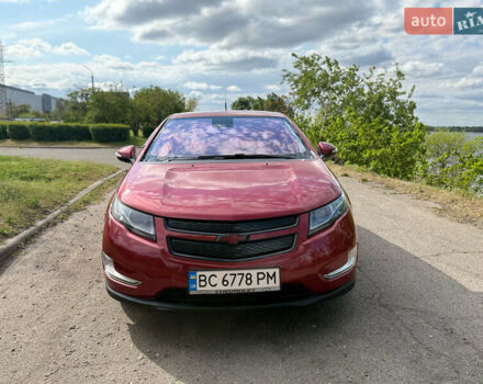 Красный Шевроле Вольт, объемом двигателя 1.4 л и пробегом 225 тыс. км за 11000 $, фото 1 на Automoto.ua