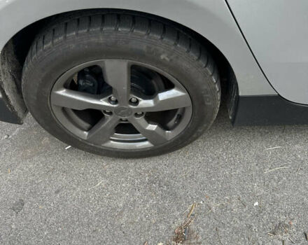 Серый Шевроле Вольт, объемом двигателя 1.4 л и пробегом 180 тыс. км за 7999 $, фото 4 на Automoto.ua