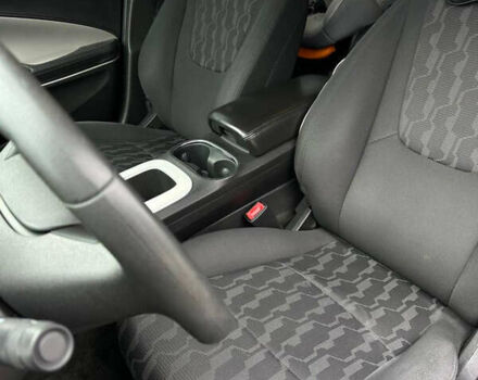 Серый Шевроле Вольт, объемом двигателя 1.4 л и пробегом 300 тыс. км за 7999 $, фото 14 на Automoto.ua