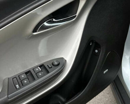 Серый Шевроле Вольт, объемом двигателя 1.4 л и пробегом 300 тыс. км за 7999 $, фото 8 на Automoto.ua