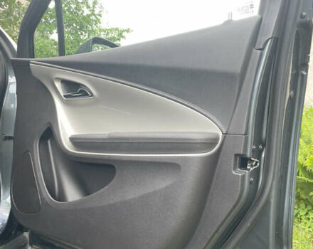 Серый Шевроле Вольт, объемом двигателя 1.4 л и пробегом 184 тыс. км за 10000 $, фото 16 на Automoto.ua