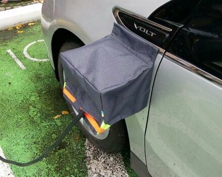 Серый Шевроле Вольт, объемом двигателя 1.4 л и пробегом 216 тыс. км за 12720 $, фото 2 на Automoto.ua