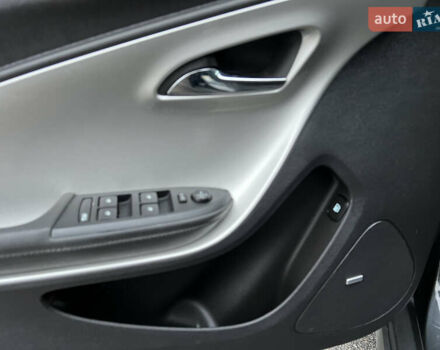 Серый Шевроле Вольт, объемом двигателя 1.4 л и пробегом 176 тыс. км за 12199 $, фото 12 на Automoto.ua