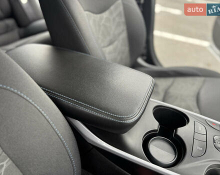 Серый Шевроле Вольт, объемом двигателя 1.49 л и пробегом 178 тыс. км за 14000 $, фото 26 на Automoto.ua