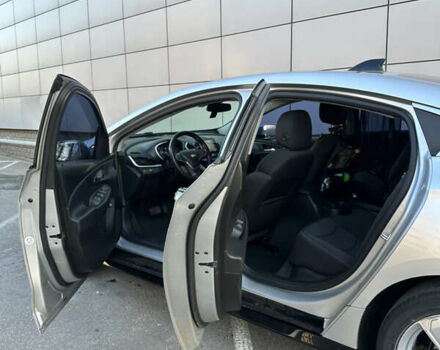 Серый Шевроле Вольт, объемом двигателя 1.5 л и пробегом 79 тыс. км за 16499 $, фото 4 на Automoto.ua