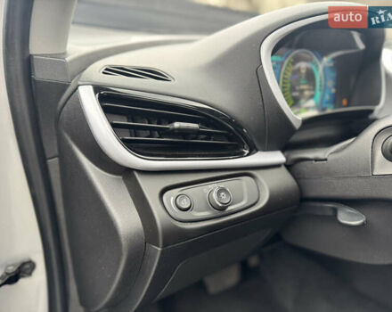 Серый Шевроле Вольт, объемом двигателя 1.49 л и пробегом 178 тыс. км за 14000 $, фото 44 на Automoto.ua