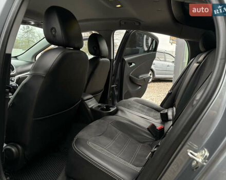 Серый Шевроле Вольт, объемом двигателя 1.5 л и пробегом 170 тыс. км за 13500 $, фото 12 на Automoto.ua