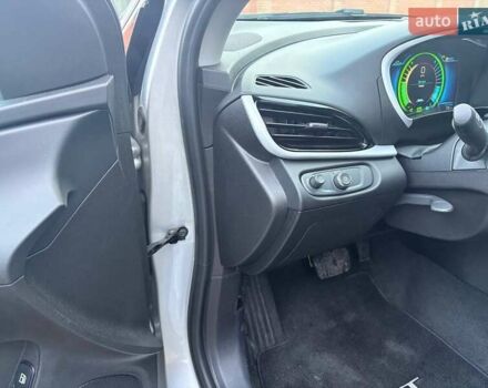 Серый Шевроле Вольт, объемом двигателя 1.5 л и пробегом 116 тыс. км за 16777 $, фото 34 на Automoto.ua