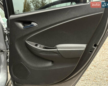 Серый Шевроле Вольт, объемом двигателя 1.5 л и пробегом 170 тыс. км за 13500 $, фото 17 на Automoto.ua