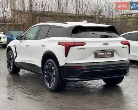 Белый Шевроле Blazer EV, объемом двигателя 0 л и пробегом 2 тыс. км за 32500 $, фото 3 на Automoto.ua