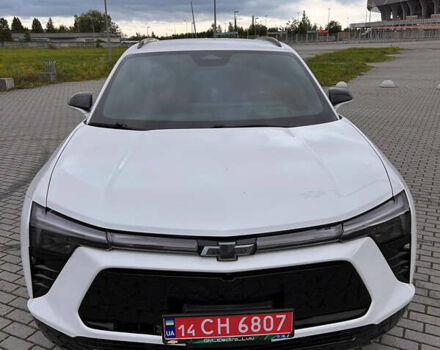 Шевроле Blazer EV 2023 в Львове на Automoto.ua Белый Шевроле Blazer EV, объемом двигателя 0 л и пробегом 15 тыс. км за 34300 $, фото 1 на Automoto.ua