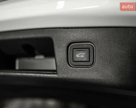 Белый Шевроле Blazer EV, объемом двигателя 0 л и пробегом 1 тыс. км за 35900 $, фото 27 на Automoto.ua