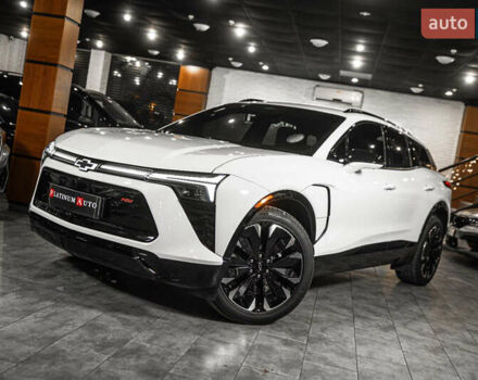 Белый Шевроле Blazer EV, объемом двигателя 0 л и пробегом 1 тыс. км за 35900 $, фото 19 на Automoto.ua
