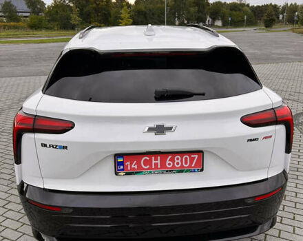 Шевроле Blazer EV 2023 в Львове на Automoto.ua Белый Шевроле Blazer EV, объемом двигателя 0 л и пробегом 15 тыс. км за 34300 $, фото 5 на Automoto.ua