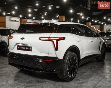 Белый Шевроле Blazer EV, объемом двигателя 0 л и пробегом 1 тыс. км за 35900 $, фото 8 на Automoto.ua