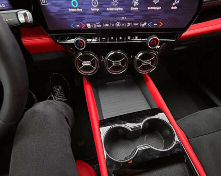 Шевроле Blazer EV 2023 в Львове на Automoto.ua Белый Шевроле Blazer EV, объемом двигателя 0 л и пробегом 15 тыс. км за 34300 $, фото 20 на Automoto.ua