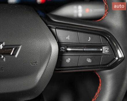 Белый Шевроле Blazer EV, объемом двигателя 0 л и пробегом 1 тыс. км за 35900 $, фото 39 на Automoto.ua