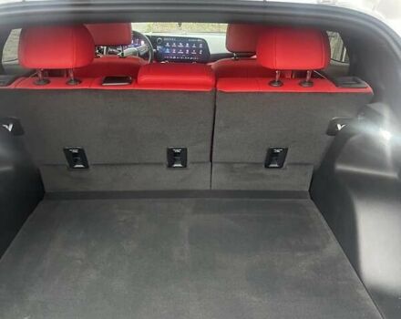 Белый Шевроле Blazer EV, объемом двигателя 0 л и пробегом 20 тыс. км за 34300 $, фото 9 на Automoto.ua