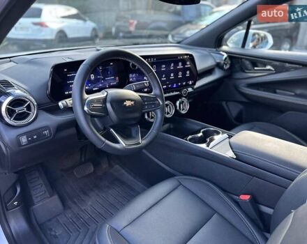 Белый Шевроле Blazer EV, объемом двигателя 0 л и пробегом 7 тыс. км за 31500 $, фото 6 на Automoto.ua