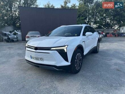 Шевроле Blazer EV 2024 в Киеве на Automoto.ua Белый Шевроле Blazer EV, объемом двигателя 0 л и пробегом 7 тыс. км за 31500 $, фото 1 на Automoto.ua